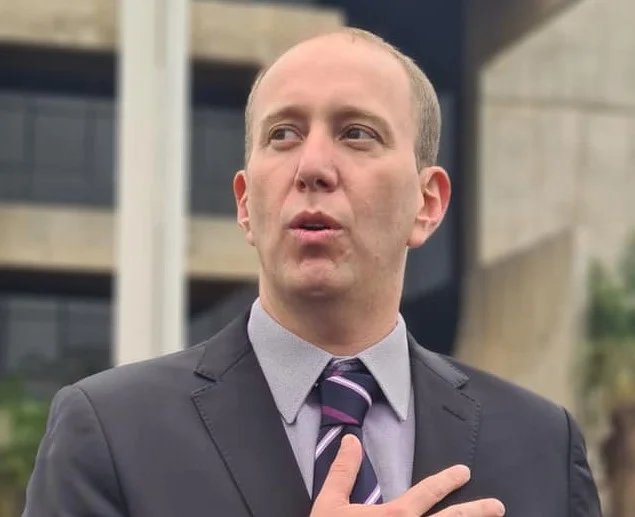 🚨 Atenção l Prefeito Rodrigo Manga, de Sorocaba (SP), pagou R$ 183 mil em "dinheiro vivo" como entrada em imóvel de alto padrão em condomínio fechado na cidade, diz PF.