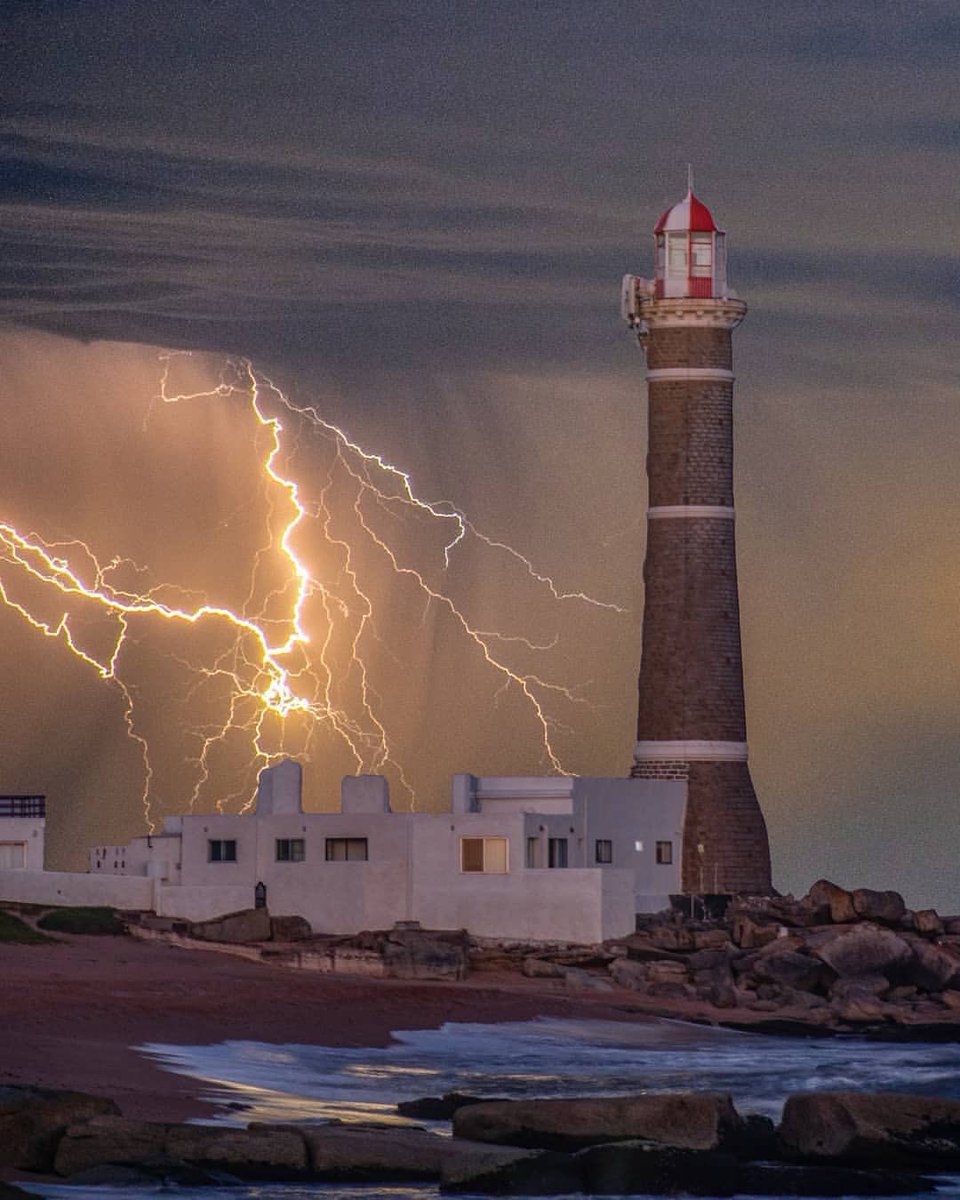 Uy_Paisajes's tweet photo. En tiempo de tormenta ⚡️
📍José Ignacio, Maldonado. https://t.co/SolpS82AQk