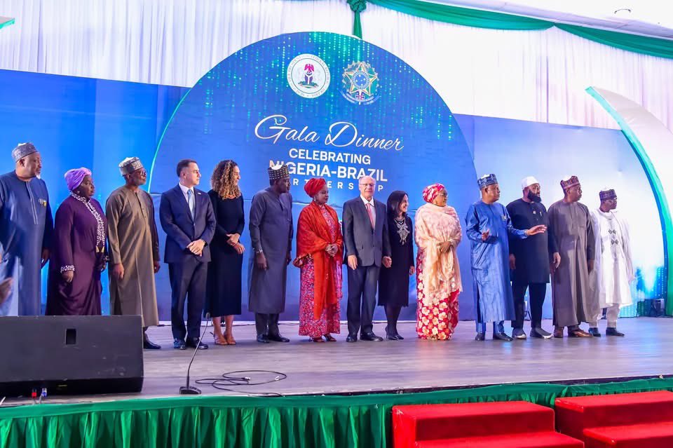 Deputy Governor, Kaduna (@depgovkaduna) on Twitter photo Deputy Governor <a href="/DrHadiza/">Dr. Hadiza Sabuwa Balarabe</a> joined other distinguished dignitaries this evening as Nigeria's Vice President, Senator Kashim Shettima, hosted his Brazilian counterpart, His Excellency Geraldo Alckmin, at a Gala Dinner held at the State House Banquet Hall, Aso Villa, Abuja. Deputy Governor <a href="/DrHadiza/">Dr. Hadiza Sabuwa Balarabe</a> joined other distinguished dignitaries this evening as Nigeria's Vice President, Senator Kashim Shettima, hosted his Brazilian counterpart, His Excellency Geraldo Alckmin, at a Gala Dinner held at the State House Banquet Hall, Aso Villa, Abuja.