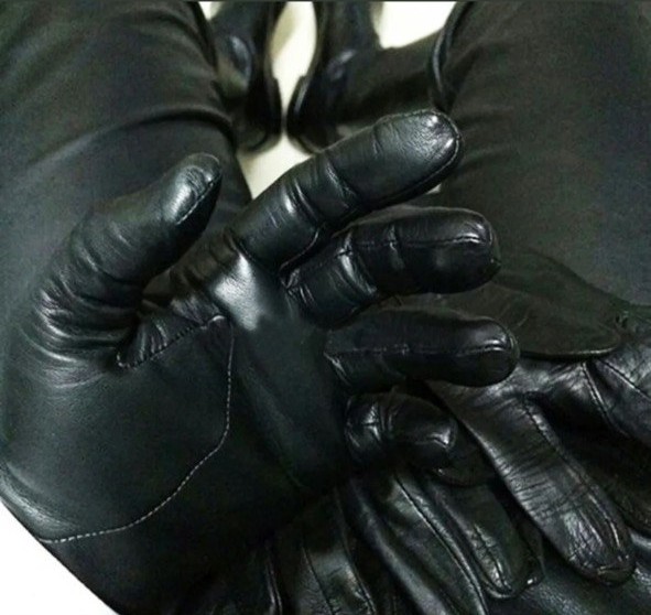 LEATHER GLOVES.