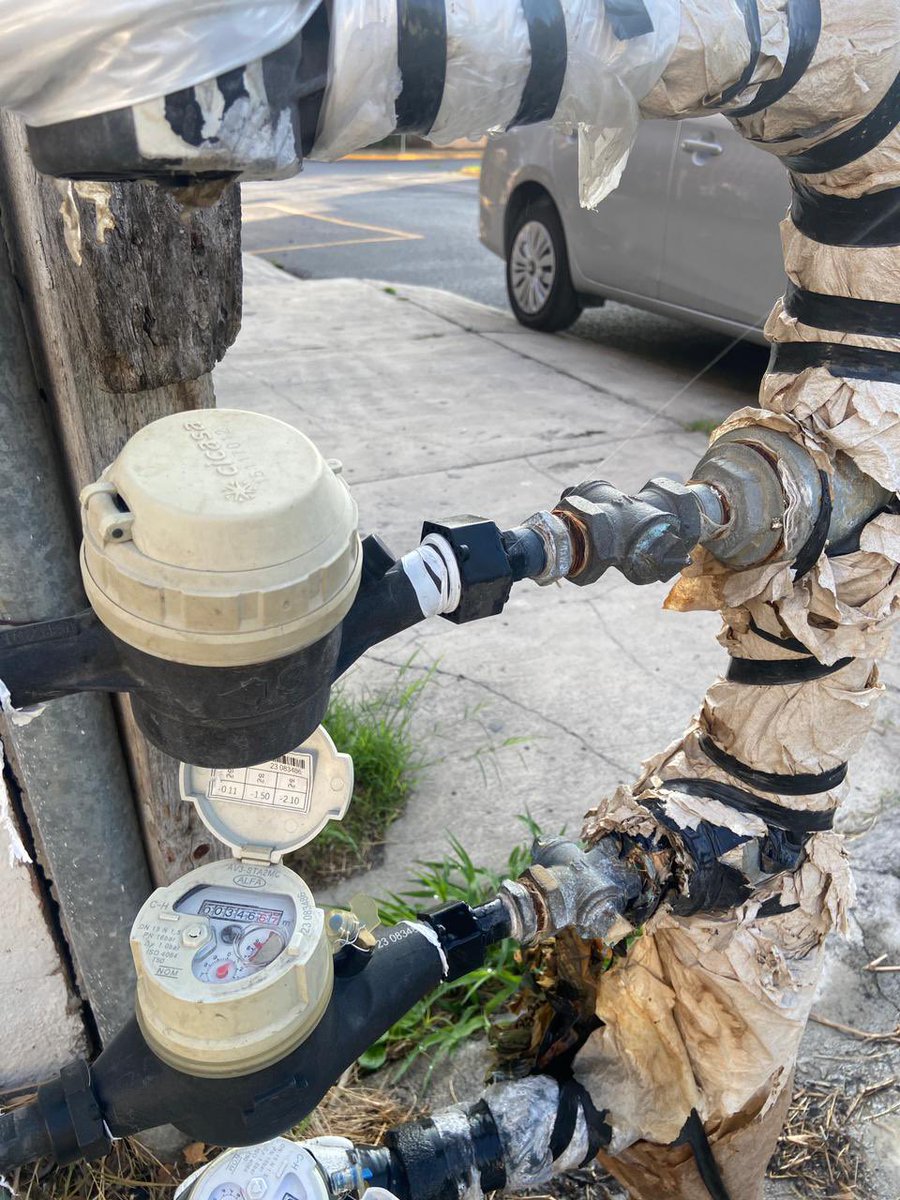 fernandabose's tweet photo. @ayd_monterrey favor de darle seguimiento al reporte # 25647360 fuga en el medidor de agua. Col. Burócratas del Estado. Gracias! https://t.co/wTALWmqFQ8