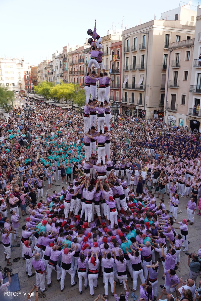 JoveDeTarragona's tweet image. 👉🏼 Sant Joan és el premi a l'assaig i és la base del que vindrà.

Hi vam estrenar el 4d9f i el vam acompanyar del 2d8f, el 4d8a, el pd7f, 3pd5 i 4pd4.

💥 Aquí comença el nostre estiu! #TotElQueCompartim

📸 F. Virgili

#castells