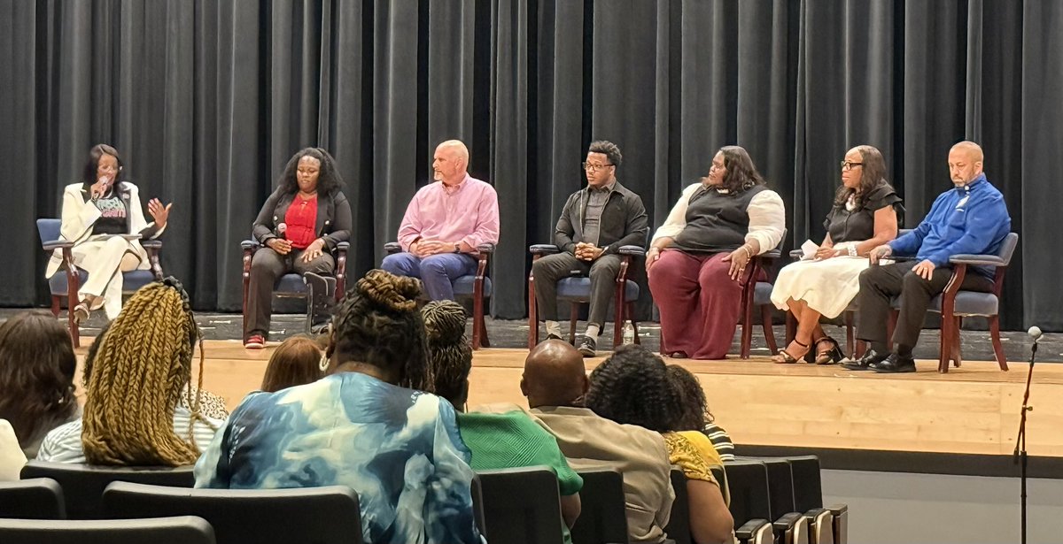 Melissa Pérez, M.A., NBCT (she/ella/elle) (@polyglotperezm) on Twitter photo Powerful voices, bold leadership! The principal panel at the DPS Leadership Retreat brought insight, heart, and vision. Inspired by the leaders shaping our schools and our future. #WeAreDPS <a href="/DurhamPublicSch/">Durham Public Schools</a> Powerful voices, bold leadership! The principal panel at the DPS Leadership Retreat brought insight, heart, and vision. Inspired by the leaders shaping our schools and our future. #WeAreDPS <a href="/DurhamPublicSch/">Durham Public Schools</a>