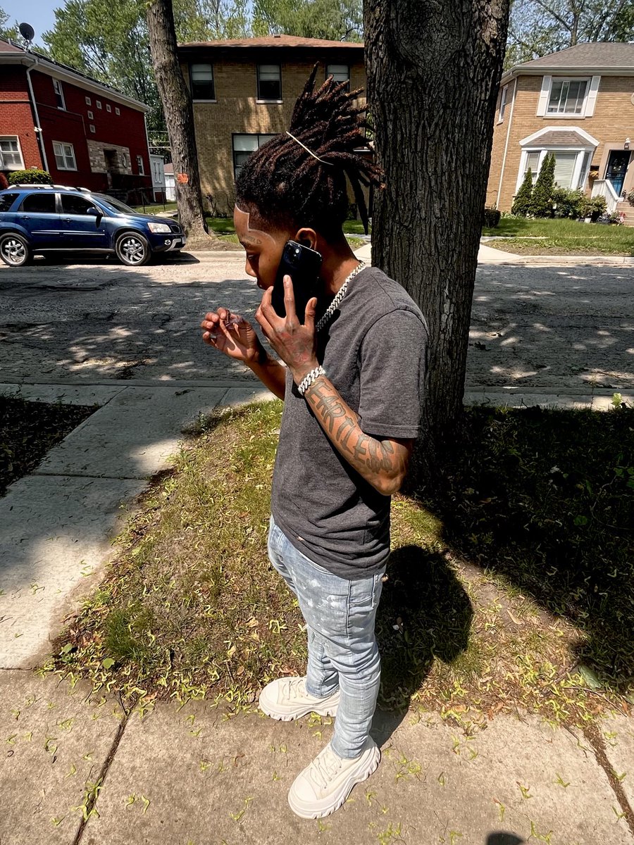 ad_gl0illusions's tweet photo. Ya btch like a skinny 🥷s with money, W/ 🥜that taste like 🍯🥜 

Add my backup page: @oringinaladxgl0 https://t.co/6DAJHHQJzD