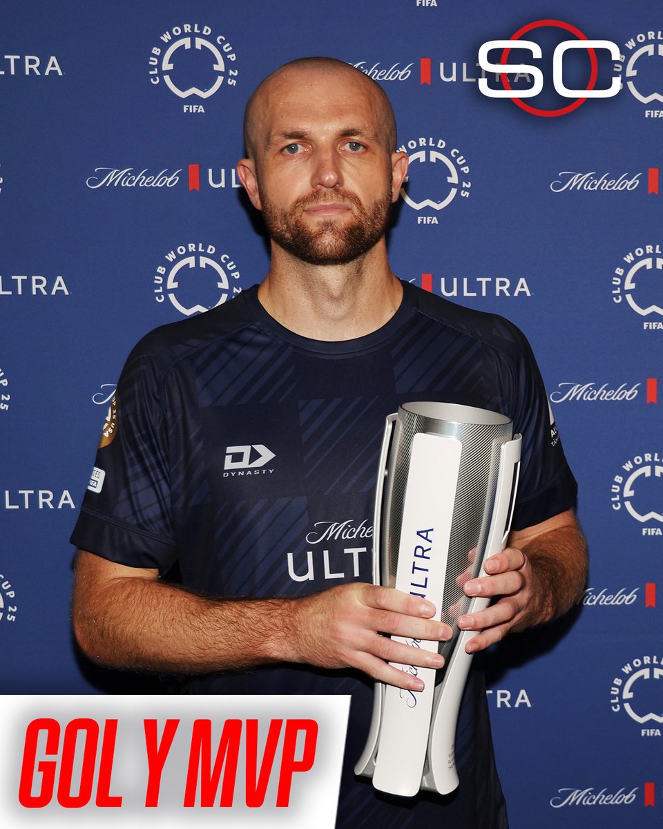 SC_ESPN's tweet photo. EL PREMIO MÁS IMPORTANTE DE SU VIDA FUTBOLÍSTICA: Christian Gray, autor del gol del empate 1-1 de Auckland City ante Boca en el Mundial de Clubes, fue elegido como el mejor jugador del partido. ¿Qué te parece? https://t.co/7OG7M0HJS6
