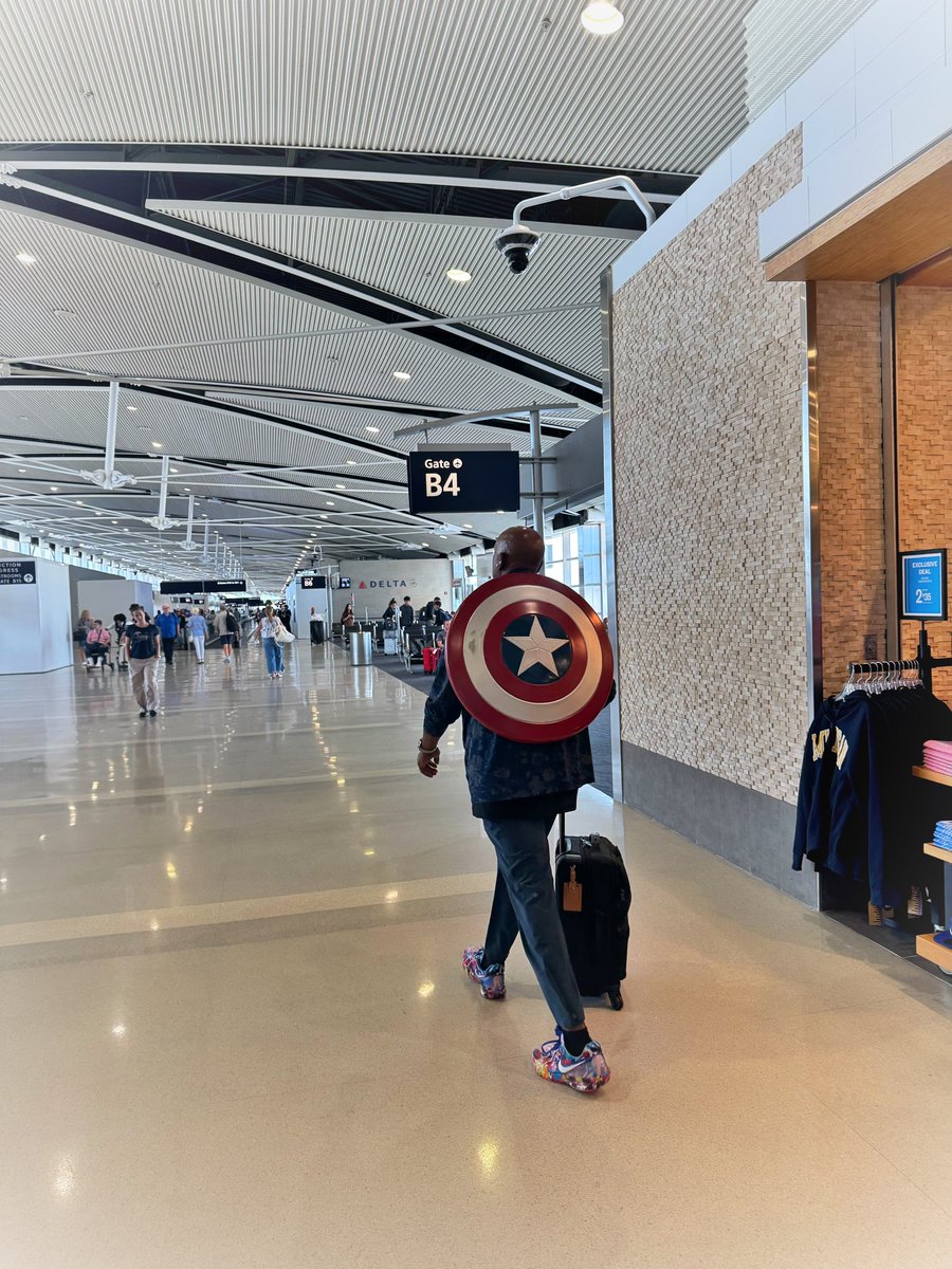 MortalsOfEarth's tweet image. Hmm, I might have shifted timelines this weekend at the Cosmic Summit. 
One more plane and we’ll be back at Charlie’s house. 
#cosmicsummit2025