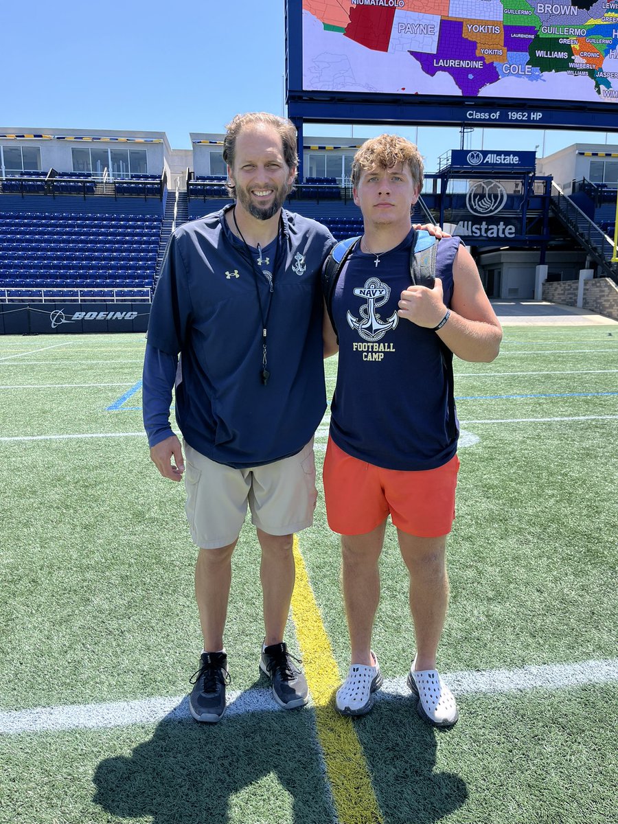 abthompson_9's tweet image. Had a great time @NavyFB camp! Got some great work in with @CoachRickyBrown. @NavyCoachYo @PJVolker @DannyPayneNavy @CoachWimberly @_CoachNew @ByronNelsonFB @coachwoodward @CoachBrownDL @CoachLeeBN @bmiller2028 @AnthonyT894 @at3398 @DonnieBaggs_ @coachH2bwill