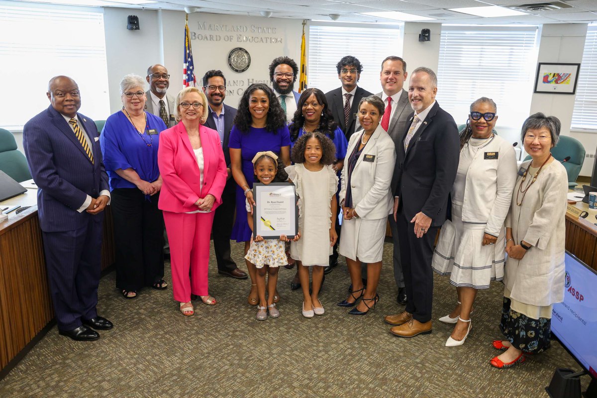 PGCPS (@pgcps) on Twitter photo <a href="/MdPublicSchools/">Maryland State Department of Education</a> recognized Fort Foote Elementary School Principal Dr. Ryan Daniel today for her MAESP National Distinguished Principal award! #PGCPSProud #TeamPGCPS
✅ Read more: pgcps.org/offices/commun… <a href="/MdPublicSchools/">Maryland State Department of Education</a> recognized Fort Foote Elementary School Principal Dr. Ryan Daniel today for her MAESP National Distinguished Principal award! #PGCPSProud #TeamPGCPS
✅ Read more: pgcps.org/offices/commun…