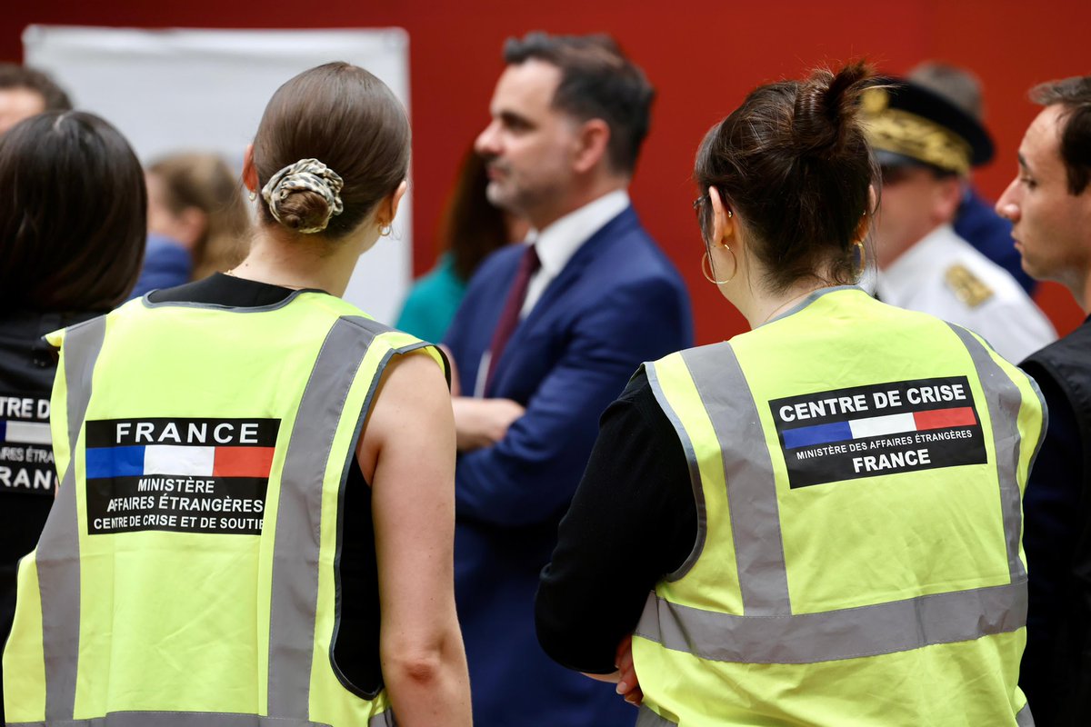 Accueil avec <a href="/CarolineYADAN/">Caroline Yadan</a> de 140 Français d’Israël, dont 4 enfants, arrivés d’Amman dans un avion affrété par la France.

Merci aux services mobilisés jours et nuits sans relâche, de Paris à Tel-Aviv, de Jérusalem à Amman, pour protéger nos compatriotes &amp; assurer leur sécurité.
