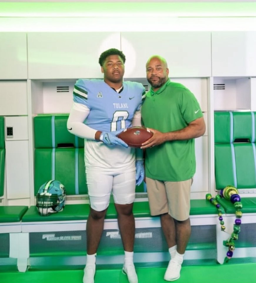 AJ➡️504⚜️🌊🏠🔥 <a href="/WestfieldAj/">AJ Westfield</a> 

Show him some love!

#UptownFootball🏈