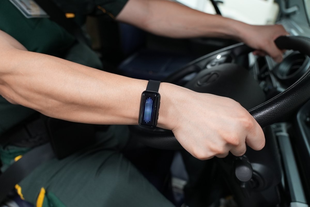 yamato_19191129's tweet image. #ヤマト運輸 の #熱中症 対策☀️

従業員が安全・安心に働くことができるよう、熱中症対策を強化します。
#ヤマトのサステナ

💡セールスドライバーの「ファン付きベスト」導入拡大
💡暑さ指数測定器の全事業所設置
💡ウェアラブルデバイス実証開始
他、冷風機・スポットクーラー設置、経口補水液の常備