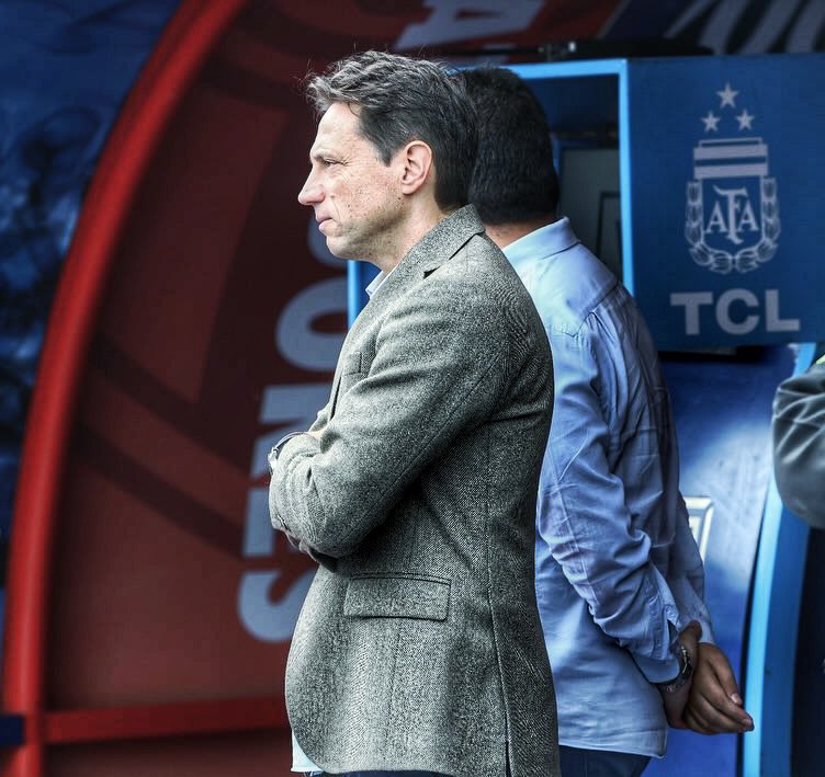 Debate San Lorenzo (@debatesl) on Twitter photo 💣🚨 Marcelo #Moretti tiene decidido LEVANTAR su LICENCIA y RETOMAR el CONTROL del club la próxima semana.
ℹ️ <a href="/SanLorePrimero/">San Lorenzo Primero</a> 💣🚨 Marcelo #Moretti tiene decidido LEVANTAR su LICENCIA y RETOMAR el CONTROL del club la próxima semana.
ℹ️ <a href="/SanLorePrimero/">San Lorenzo Primero</a>