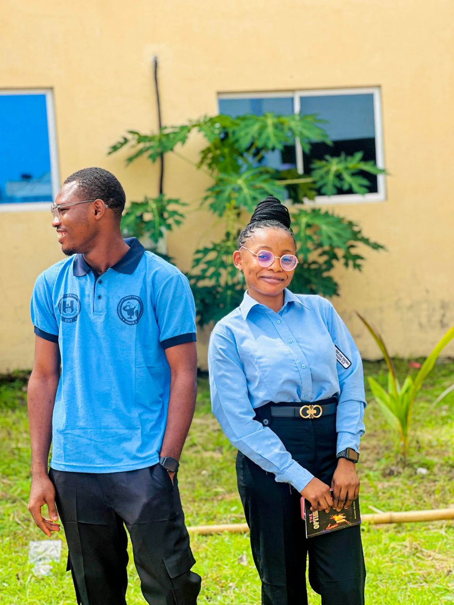 iamnwanpeter's tweet photo. Ah my Twitter Fams Sorry Say I no tell una on time
I don enter ESUT 😂 #schooltwerk https://t.co/sdY0pIB1YY