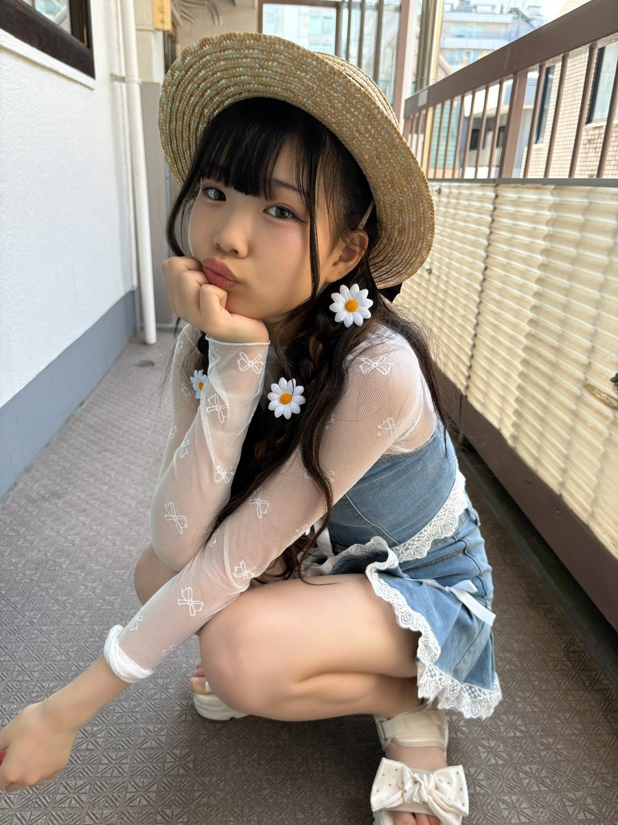 ぐんも〜☀️🌈
じめじめと熱いねぇ( ´Д`)y━･~~
熱いの1番嫌い〜☀️
でも今日も張り切って行こ〜💕

いってきまーす👋
みんなも行ってらっしゃーい！❤️‍🔥

#スパイラルミュージック
#NYAAANYA
#手塚ゆずな
#ゆずぴ
#アイドル
#js6
#Cuugal
#キューサポ