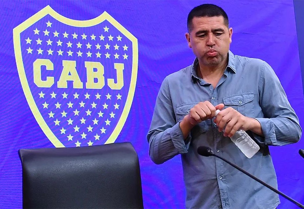 "Juan Román Riquelme"

Porque dijo que iban a competir todo con Boca Juniors, los culeó Alianza Lima en la Bombonera, no ganaron el campeonato y encima no pudieron ganarle a un equipo amateur de Nueva Zelanda. Hacen todo como el orto en el Consejo del Mate hijos de re mil putas.