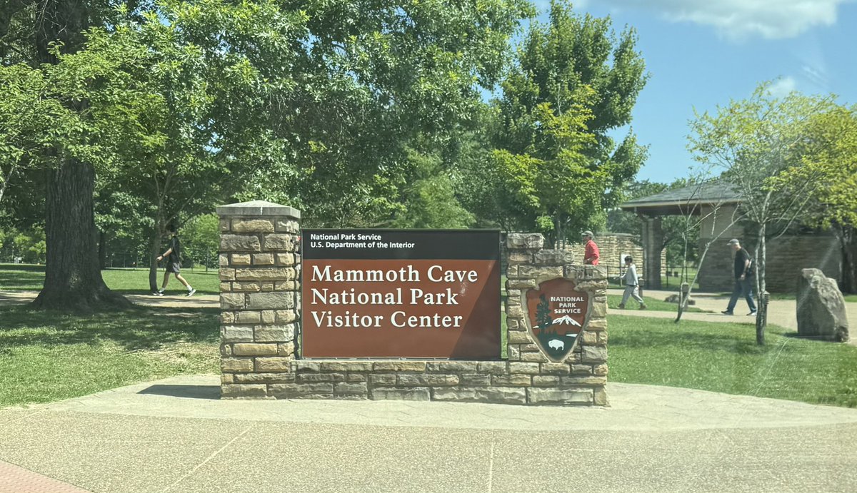 Asked GPS to take me to see <a href="/MammothWVH/">Mammoth</a> and wound up here:🤷🏼‍♀️