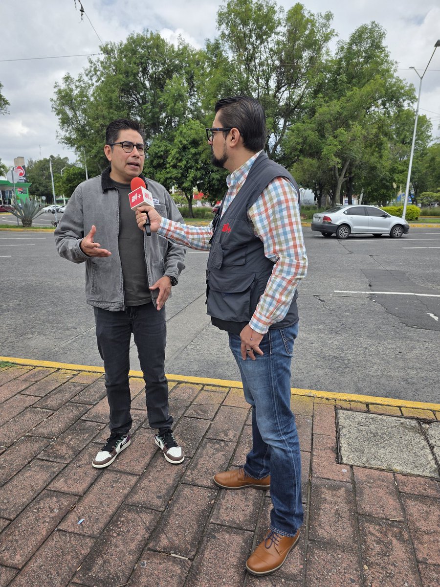 adrianjez's tweet photo. Hoy platiqué con Televisa N+ sobre las atenciones que damos desde la @AgenciaAMIM a la Red de Semáforos durante el presente temporal. 

Con las lluvias tenemos un incremento en los reportes de semáforos del 40% por ello contamos con 3 turnos para dar seguimiento a los reportes. https://t.co/8ShzMTMO7D