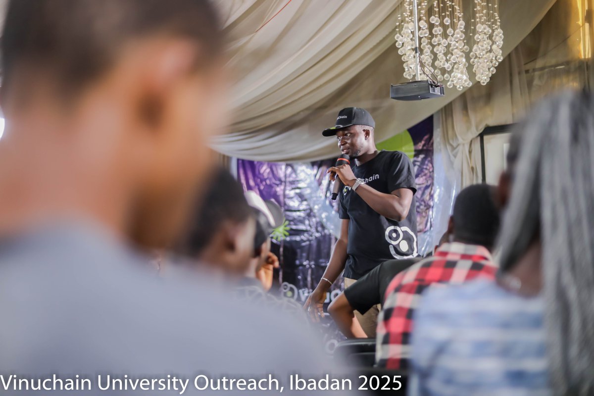 VinuChainAfrica's tweet photo. 🌟 The pics from the recent @VinuChain University Outreach are LIVE on our website! Check them out: https://t.co/XUcHAnyorc
A huge shoutout to the @B_chainUI and Student Finance Club for their amazing support despite the rain—your resilience rocks!
#VinuChain #UIEvent https://t.co/nREYAXnyxM