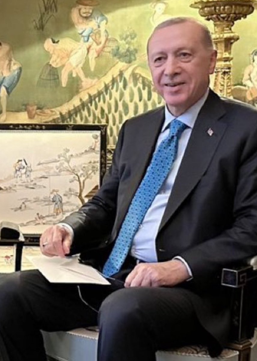 Cumhurbaşkanı Erdoğan’ın elindeki zarfta ne var?