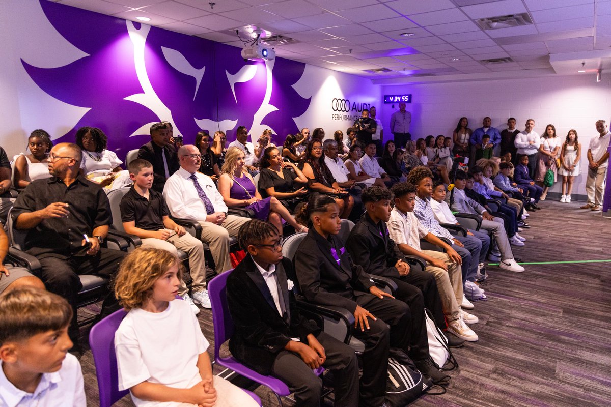 OCSCAcademy's tweet image. A new class is locked in ✍️
Families, friends, and players came together for academy signing day 🦁