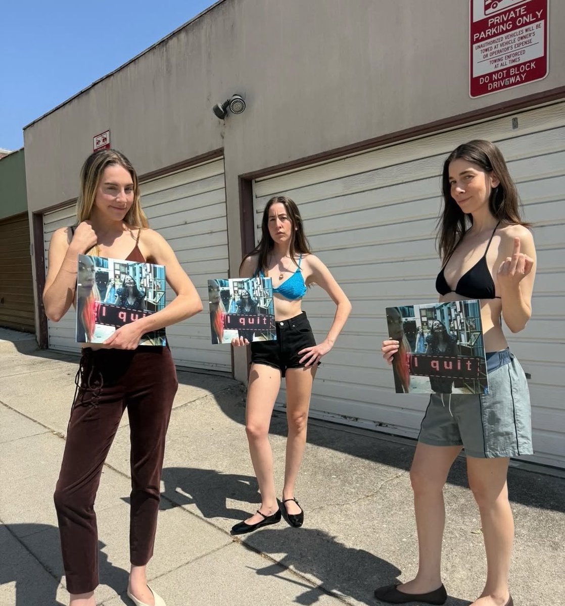 haimsource's tweet image. Haim girl summer