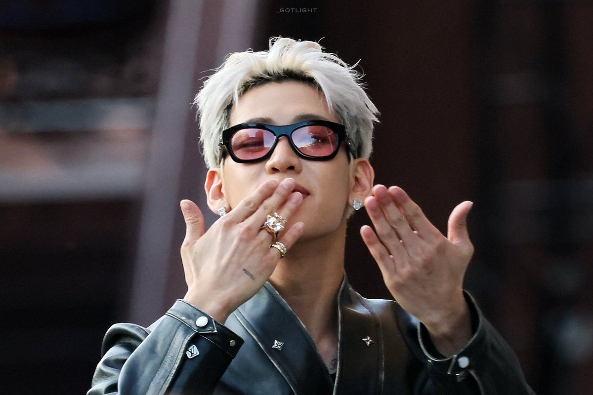 I_ris_papillon's tweet image. กำลังใจในการปั่นเทรนจากน้องแบม😁🐍💕

#LVMenSS26 #SpringSummer26 #LouisVuitton @LouisVuitton
#BamBam #뱀뱀 @BamBam1A