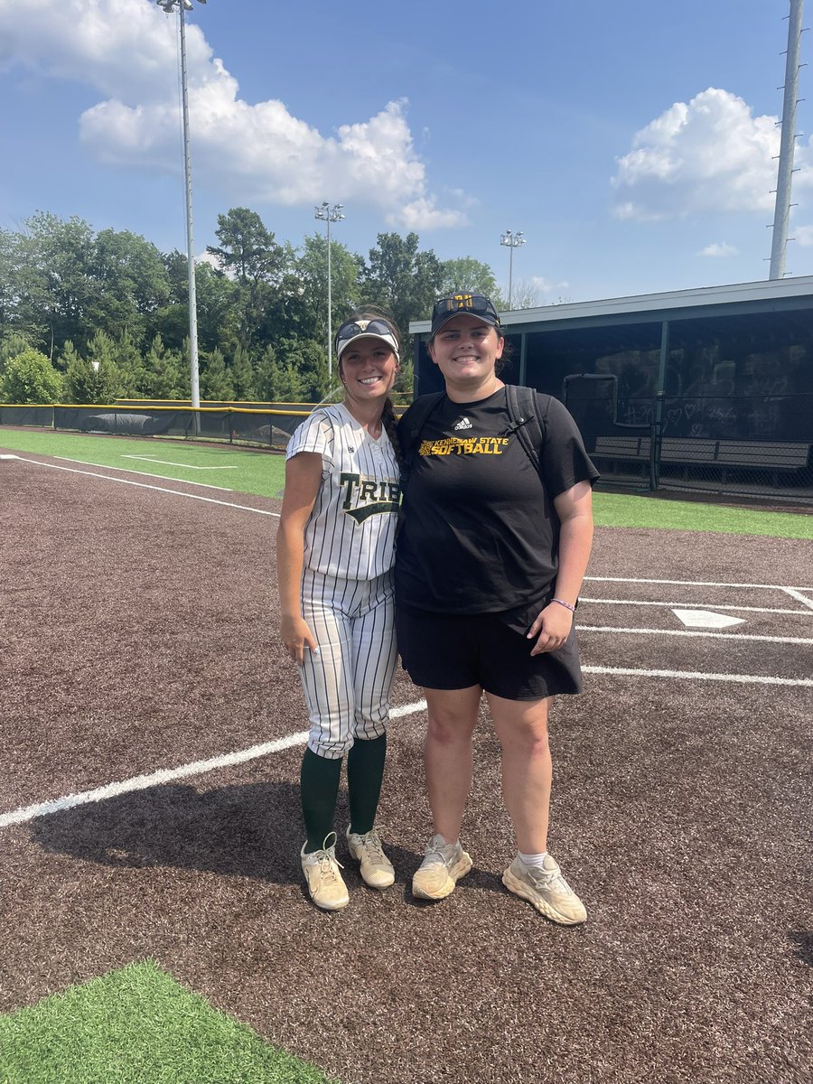 Hadleigh_13's tweet photo. Thank you for the great catching, fielding, and hitting camps today at @RoyalsSball . Thank you coaches for all the instruction! @uscaikensb @KellaArmstrong @KSUOwlsSB @GWUSoftball @CofCSoftball https://t.co/4eZaHw9kfS