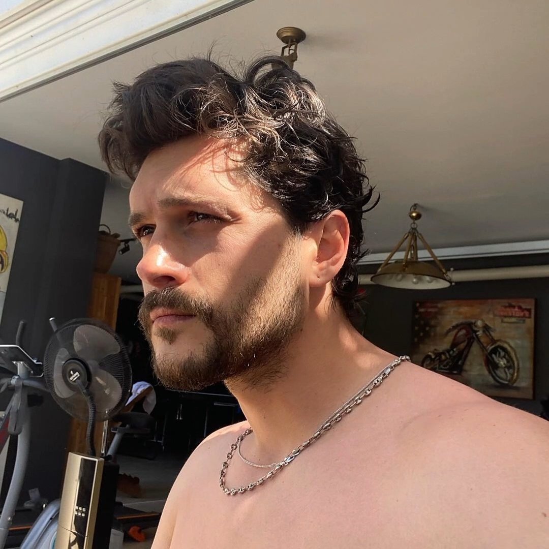 Şu cocuga benzeyen arkadaşınız falan varsa ayarlasanıza bi hayrınız dokunsun..