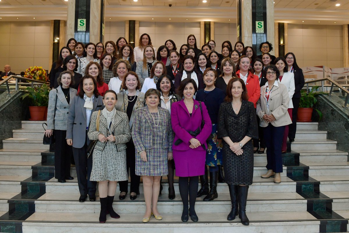 CancilleriaPeru's tweet photo. #NoticiasTorreTagle | Hoy se celebró el conversatorio “Las Mujeres en la Diplomacia y la Política Exterior”, en conmemoración del Día Internacional de las Mujeres en la Diplomacia. La Cancillería reafirma su compromiso con una política exterior inclusiva, donde el liderazgo de las mujeres no sólo enriquece la diplomacia, sino también fortalece la paz, la justicia y el entendimiento entre los pueblos.

👉https://t.co/lbyzBnMRYJ