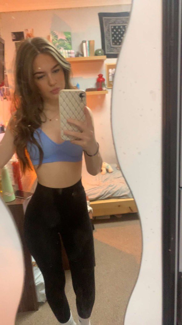 a good cuck wanted to show off his #chav ex! She’s so sexy 😍