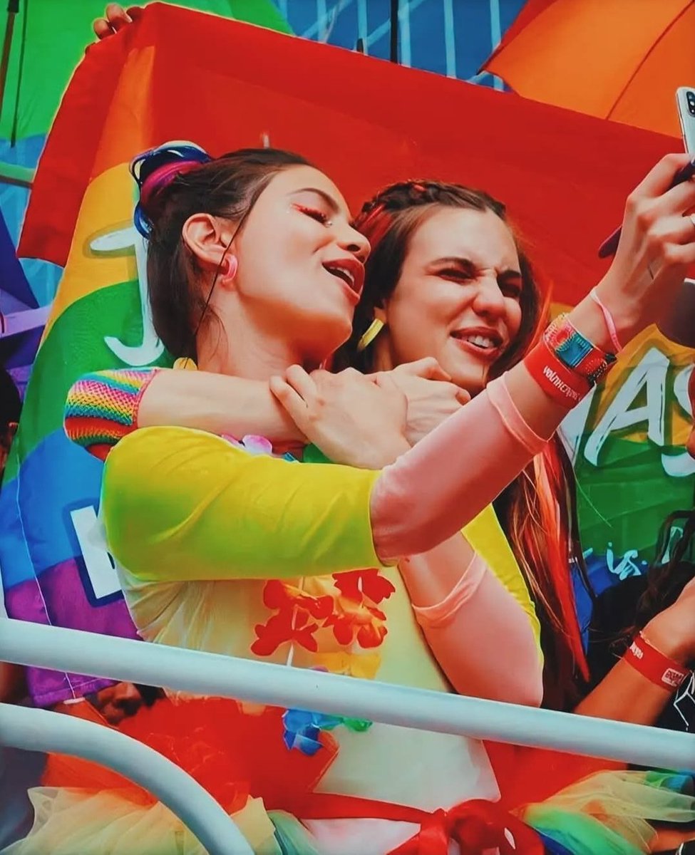 IrmaOro49204076's tweet image. BARBARENA π³οΈβππ³οΈββ§οΈ@barbara_lopez21 & @macabeso
