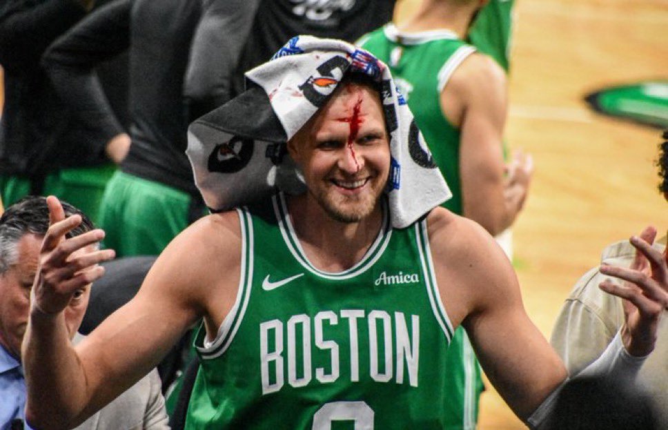 DanteOnDeck's tweet image. Kristaps Porzingis was unstoppable when he was healthy. Whether he missed a ton of games or not, he ultimately helped Boston raise their 18th banner and for that I’ll always love and appreciate Kristaps. Boston Legend in my book ☘️