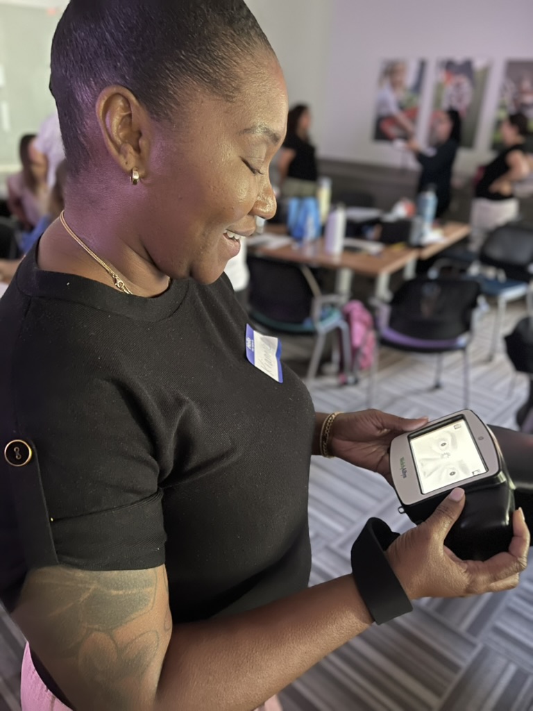 azhead_start's tweet image. In collaboration with the Arizona Department of Health and Services  Sensory Screening Program, the association hosted a statewide Hearing and Vision training to support the professional development of our Head Start staff. #handsonlearning #LearningInAction