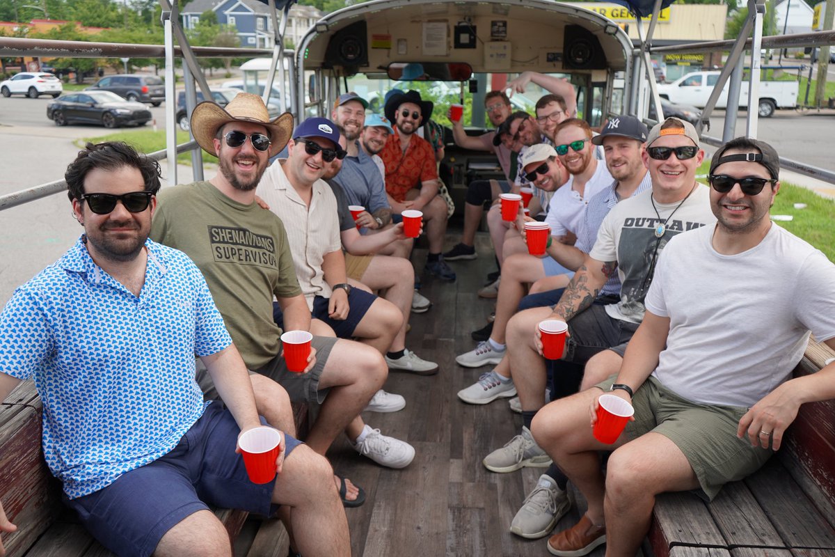 SputtyBTW's tweet photo. Nashville bachelor weekend 😎 https://t.co/jSgLXnrhsl