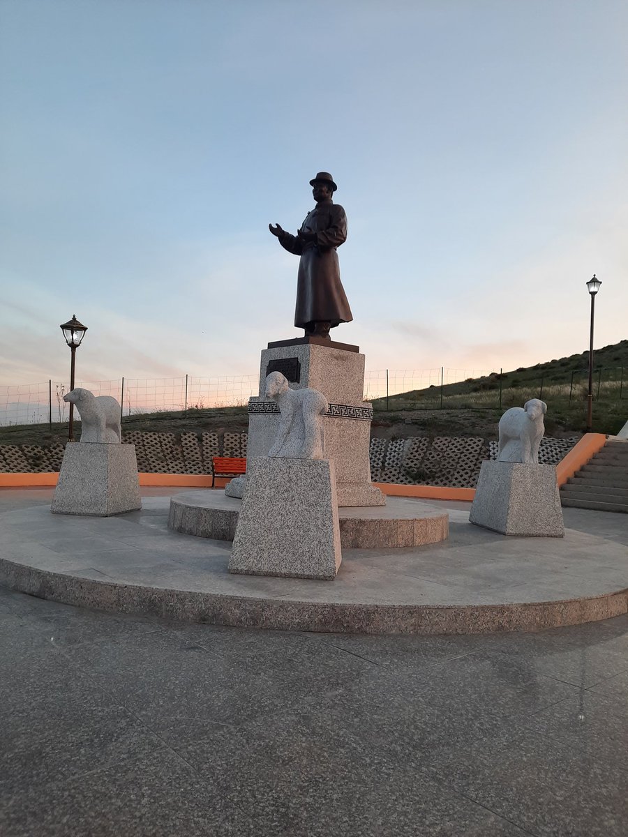 Өглөөний мэнд. Үйлс нь арвин, үг нь мэргэн болтугай.