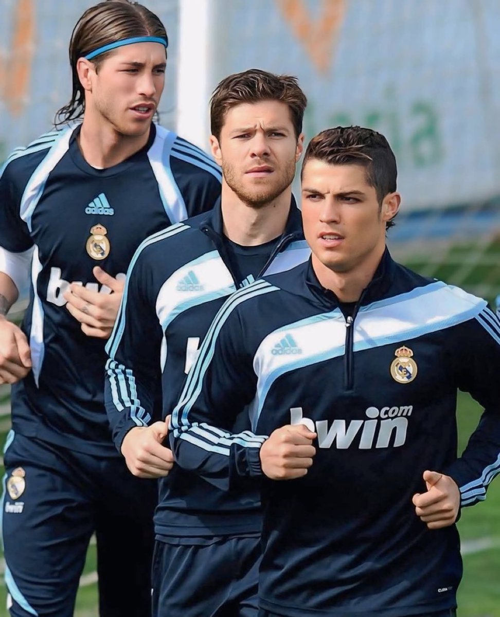 madrid_total2's tweet photo. Cristiano Ronaldo, Xabi Alonso y Sergio Ramos. 🥶 https://t.co/Xfu160Y439