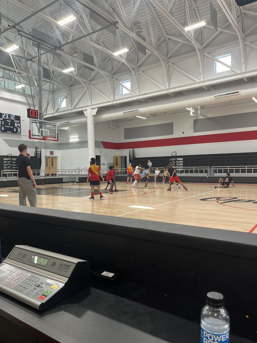 OpelikaHoops's tweet image. Day 2 of OHS Basketball Camp is in the books! Another great day for the Future Dawgs!