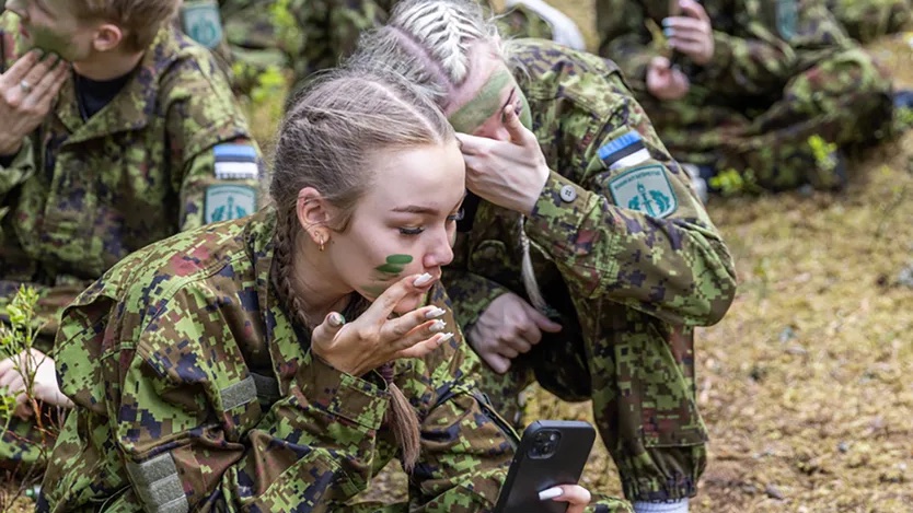 Russia will attack Estonia next. Estonia is preparing for war.

The Economist: Estonia builds a new NATO base with US HIMARS. The army doubles its forces on the Russian border and 4,000 civilians are ready to join. Military spending hits 5.4% of GDP — highest in NATO. 1/