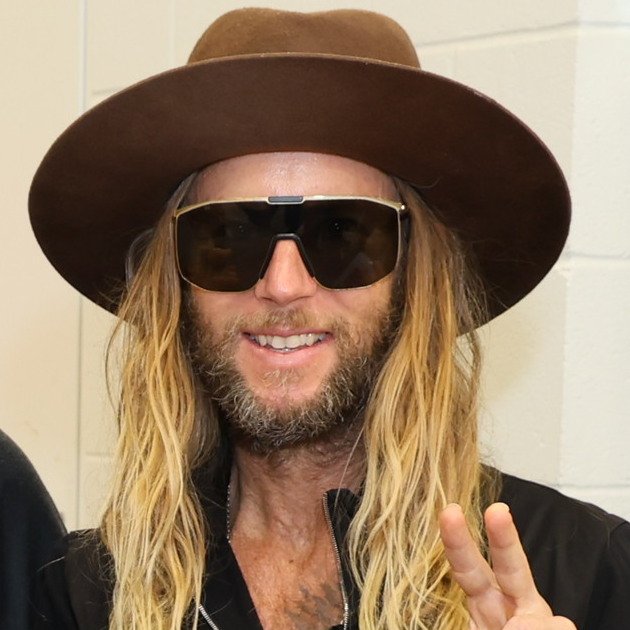 Cartoon Base tweet media