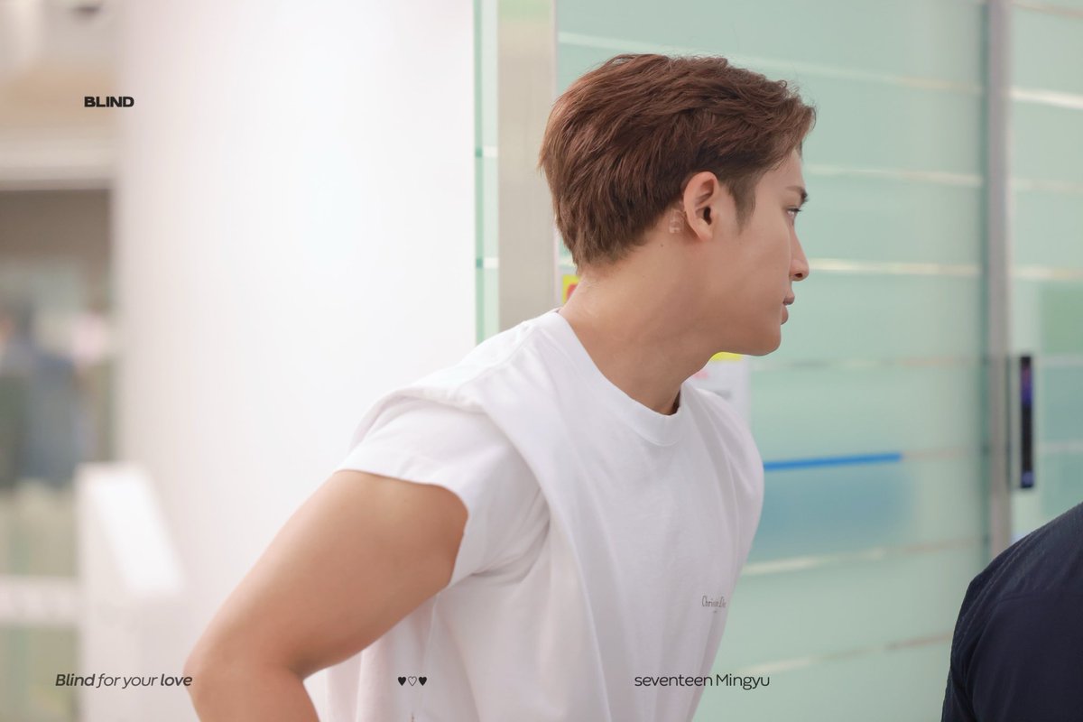 250625 남자가너무해...
#민규 #세븐틴 #MINGYU #SEVENTEEN