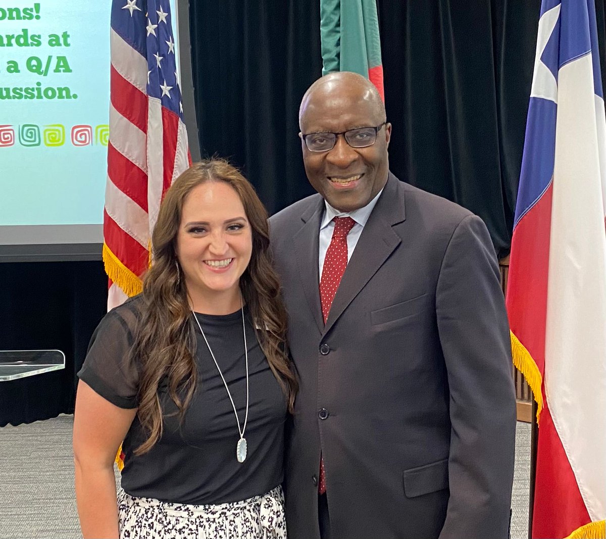 ChrisFomunyoh's tweet photo. Just landed in #SanAntonio, TX, (the great city of the Alamo) to be special guest at the ⁦@WorldAffairsSA⁩ event co-hosted with the vibrant &amp; dynamic Cameroon Community here. Thanks immensely Armen Babajanian for the invitation &amp; SarahEchandy for the support &amp;encouragement. https://t.co/PWuxSm6AZc