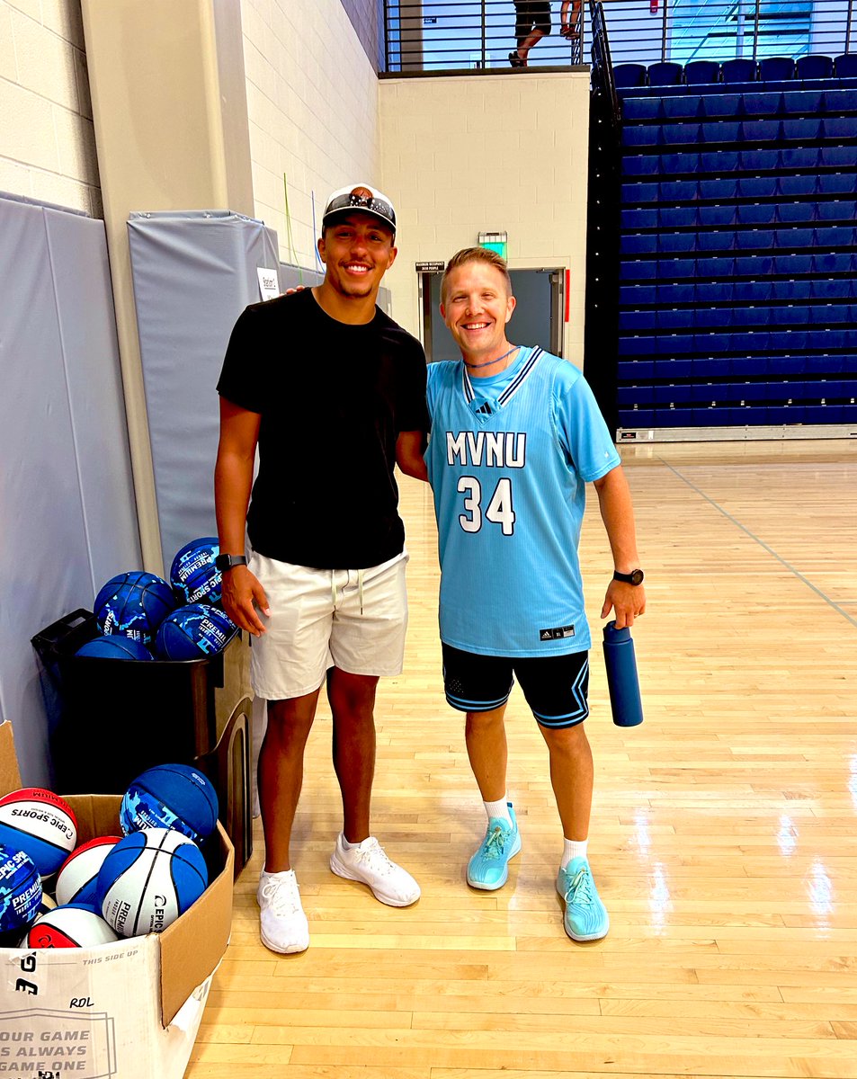 JRonai's tweet photo. JERSEY Day at RULECougar 🏀 Camp! I was ROCKIN’ the throw back Carter Jones! https://t.co/3ol8CD38d7