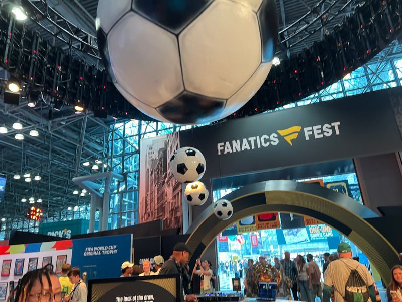 RRHoagland's tweet photo. Fanatics Fest 2025 was FAN-tastic. 😁

In just its second year, it felt bigger, bolder, and more energized, with an incredible showing from fans, athletes, and brands across every corner of the sports world.

@Fanatics https://t.co/Oz4JMITH4M