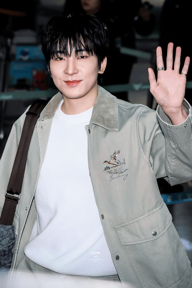 their smiles and their fit?! 😭💚💜