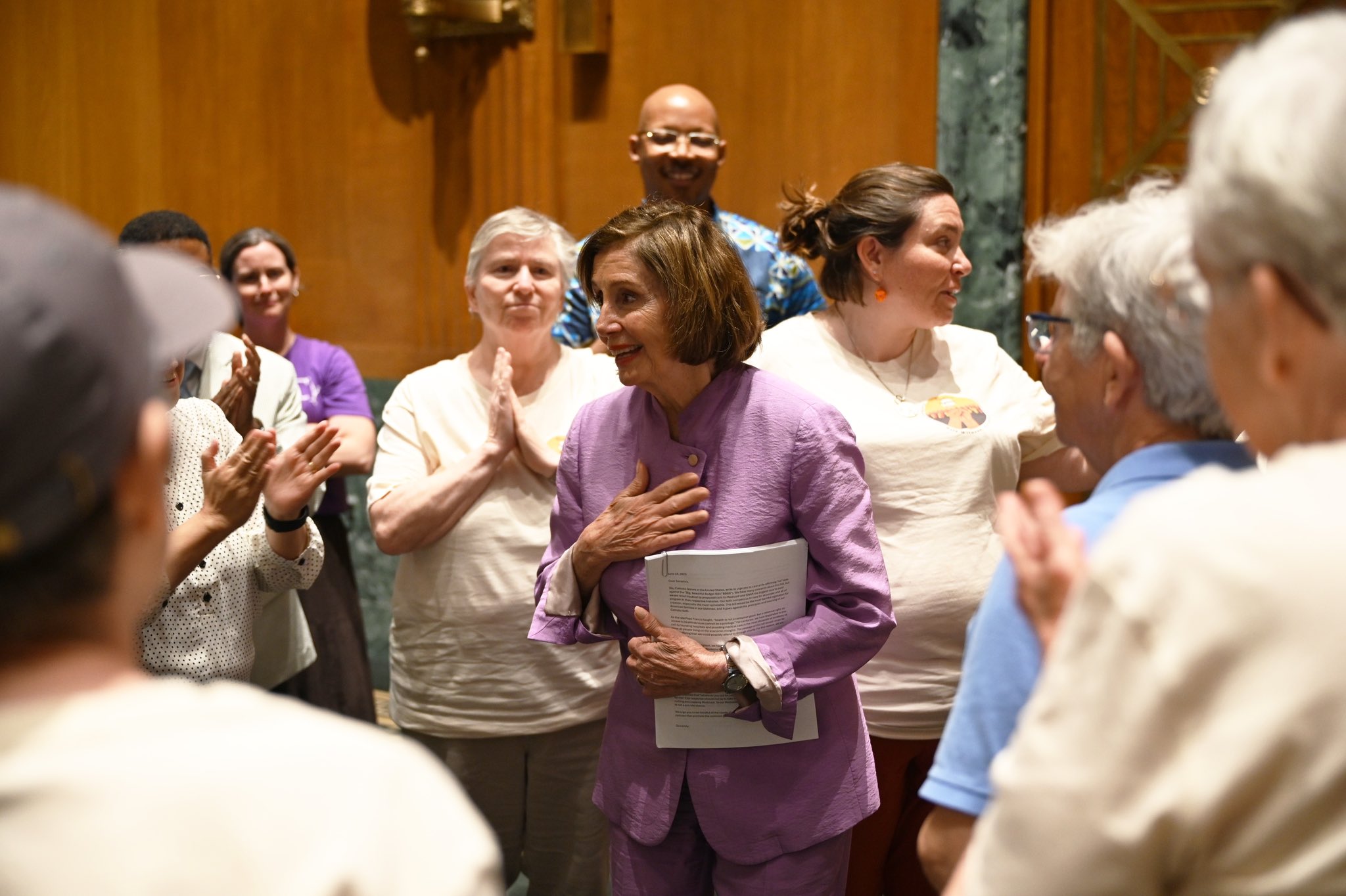 🟥 "Il patrimonio da record di Nancy Pelosi: da 'lupa di Wall Street' a richieste di divieto di trading per i membri del Congresso"