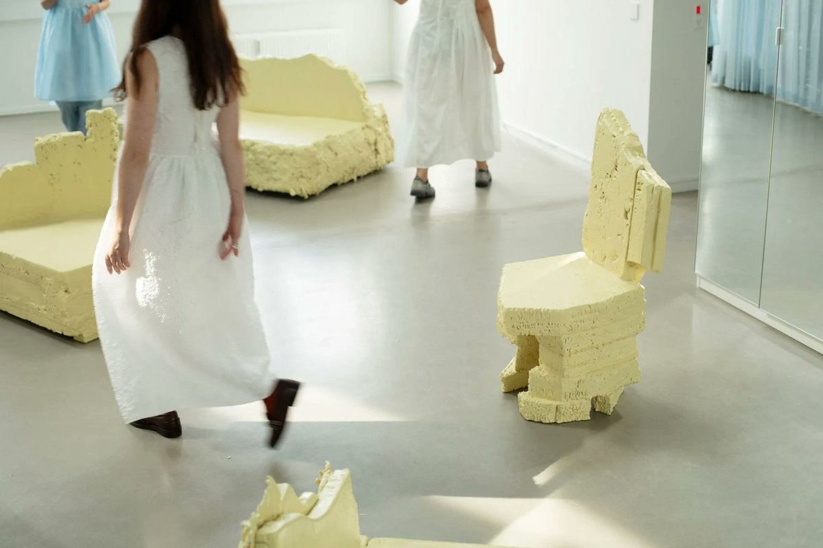 blogyarq's tweet image. Sara Regal, residente en Mallorca, presentó asientos fabricados con residuos de construcción en la sala de exposiciones de la diseñadora de moda Cecilie Bahnsen, durante la exposición "Residue: Soft Remains", que duró dos días, durante los 3 Días de Diseño

#diseño #3daysofdesign