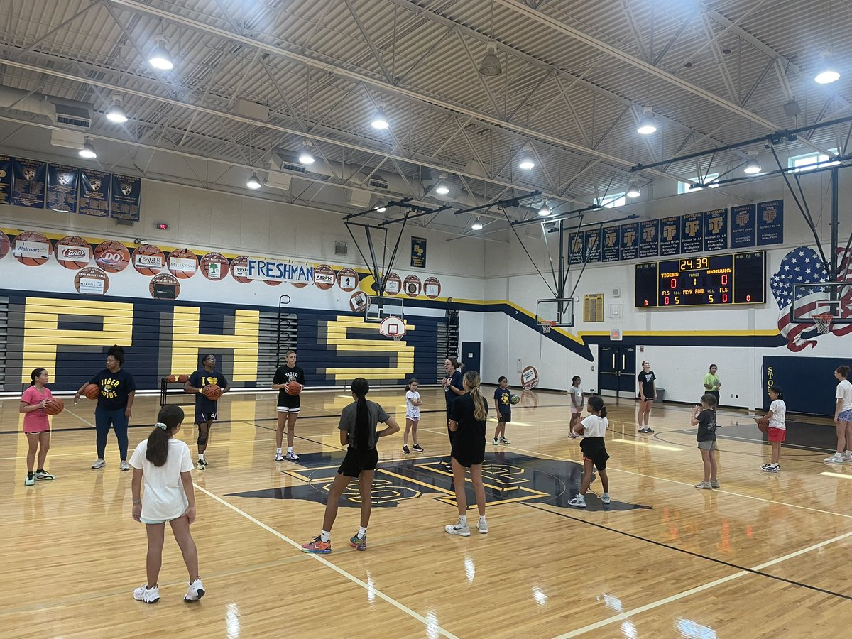stpladytigerbb's tweet image. Few shots from Day 2 of Camp!