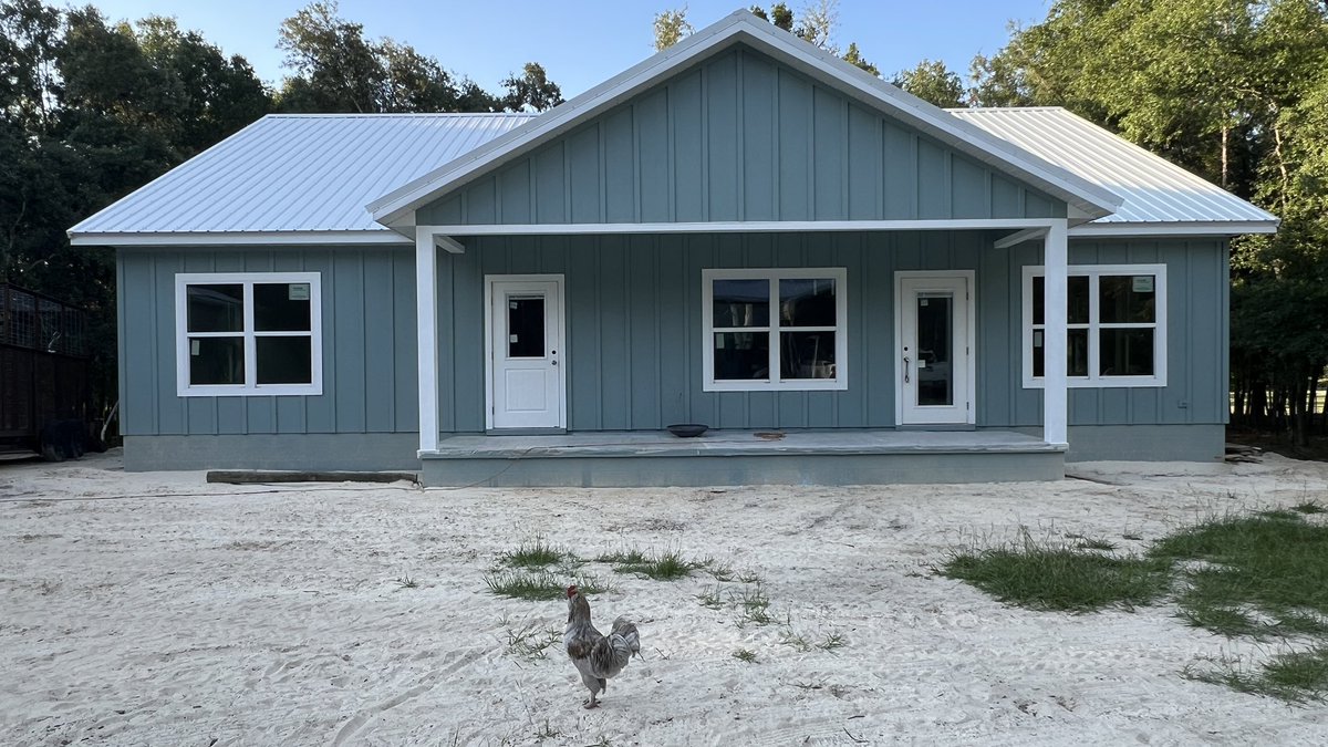 barbiedoll_eyw's tweet image. Appliances faucets, sinks and light fixtures ordered!  Builder says 4-6 weeks to move in!  I am sooooo ready! #newhouse #DogGoneRanch #lifeisgood #Soblessed Cant wait to sit on that porch with a view to the pasture ❤️🐓🐷🐄