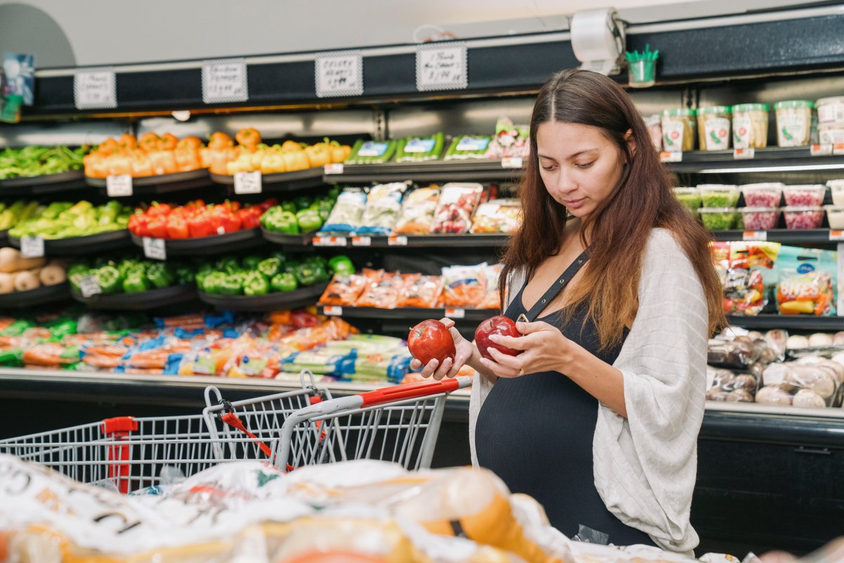 🍓June is Fresh Fruit &amp; Vegetable Month!🥦
Did you know that pregnant &amp; postpartum women &amp; children under 5 can get fruits &amp; veggies with WIC? WIC helps you make your plate a colorful &amp; healthy one🥗

👉Chat with Wanda today to see if you may be eligible: WICHelpNY.org