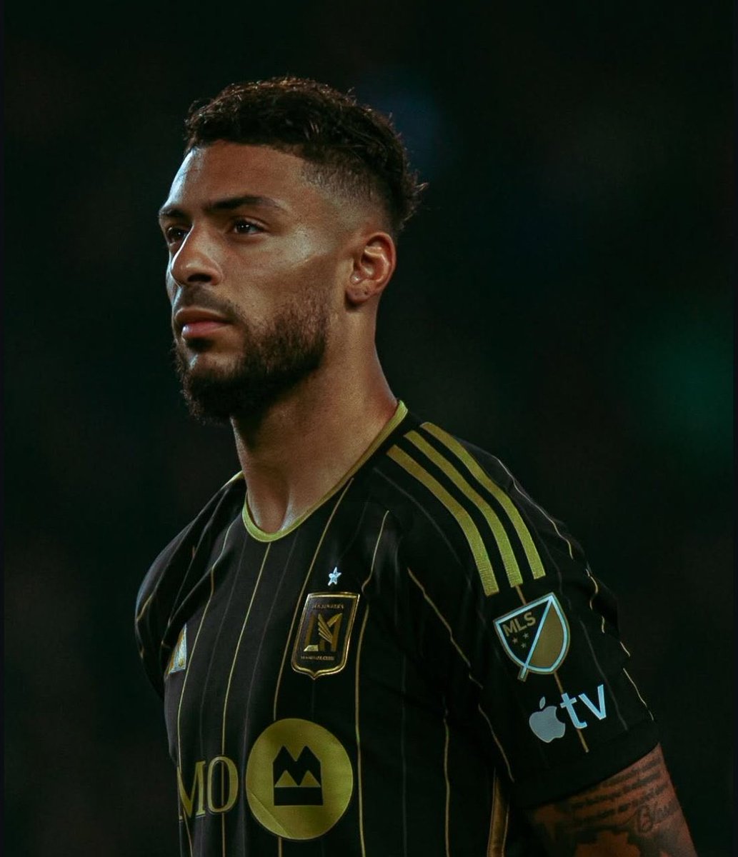 Creen que el América debería pagar 12MDD por Denis Bouanga o mejor buscar dos fichajes de calidad con ese dinero?💣🦅